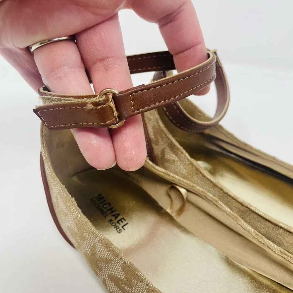 MICHAEL Michael Kors Youth Girls Size 1 Christabel Fabric MK Logo Flat Cognac S5